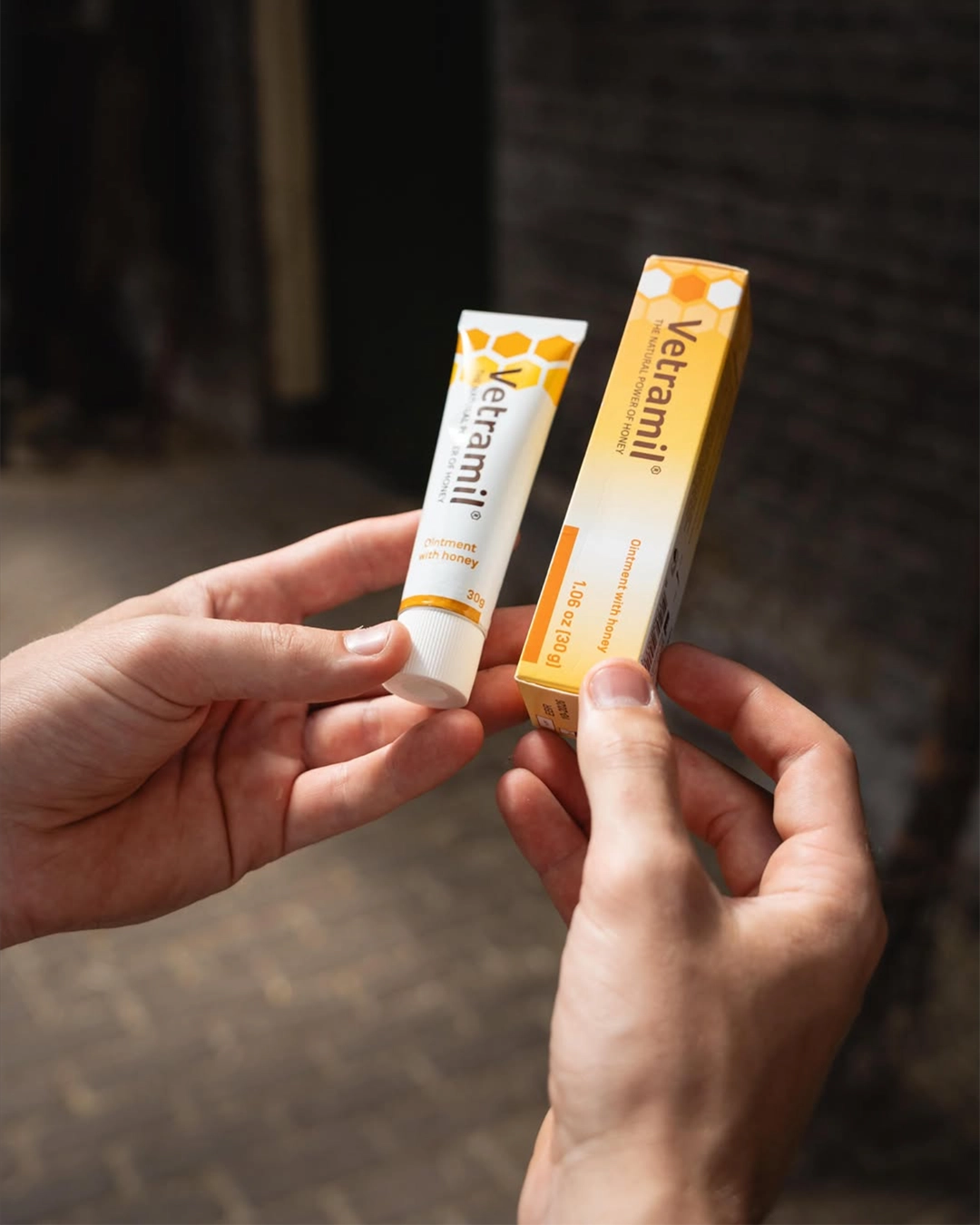 Salbe mit medizinischem Honig